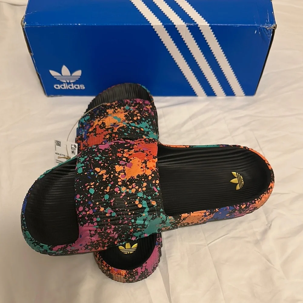Adidas Originals ADILETTE 22 Slide Black Paint Splatter. U.S Men’s size : 13